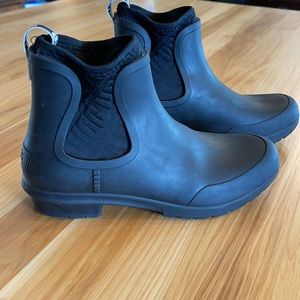 UGG Chevonne rain boot black women’s 7